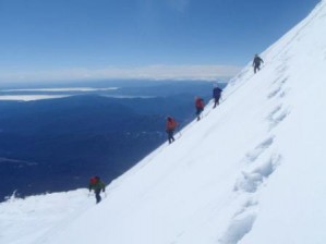 Luis Pavez Turismo en Chile en Puerto Montt |  Ascensiones a volc&aacute;n osorno - grow in patagonia chile, Ascensos volc&aacute;n osorno, aventura en volc&aacute;n osorno