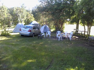 Jimena Tapia Victoriano Turismo en Chile en Caburga |  Camping en caburgua, bellavista de caburgua, tranquilidad ante todo, Camping ec&oacute;n&oacute;mico, seguro, con  sombras de &aacute;rboles nativos.