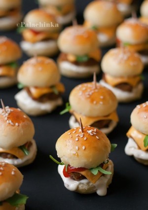 pedro Turismo en Chile en &Ntilde;u&ntilde;oa |  Canape pastelitos mini churrascos petitbouche minihamburguesas evento, Catering banquetes eventos minichurrascos empanaditas minisandwich 