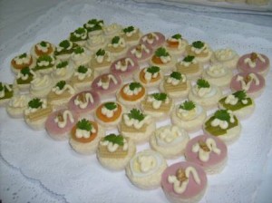 pedro Turismo en Chile en Las Condes |  Servicio de banquetes express canapes empanaditas minichurrascos , Bautizos bodas matrimonios cumplea&ntilde;os celebraciones despedidas eventos