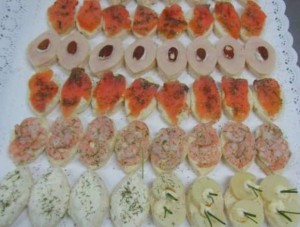sergio Turismo en Chile en Santiago |  Canapes pastelitos petitbouche brochetas empanaditas todo fiestas, 986612378 todo eventos bautizos, celebraciones, baby shower, graduacio