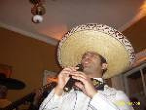 RENE MARTINEZ Turismo en Chile en Santiago |  mariachi de trujillo en cumplea&ntilde;os y aniversarios., el repertorio tradicional mexicano.