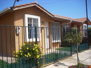 Paulina Ulloa Turismo en Chile en Algarrobo |  arriendo algarrobo casa 6 pers. 25.000 valor hasta 28 diciembre, fines de semana solo hasta dic, verano semanas o quinecnas