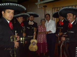 johnny luis Turismo en Chile en Renca |  MARIACHIS EN CHILE MARIACHIS SAL Y TEQUILA, SERENATAS MARIACHIS SERENATAS MARIACHIS