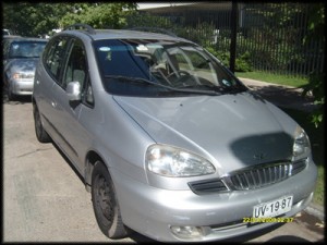 Roberto Turismo en Chile en Macul |  Vehiculo Daewoo Rezzo 3 Corridas de asientos Full, FONO: 02 8239597 -82594082