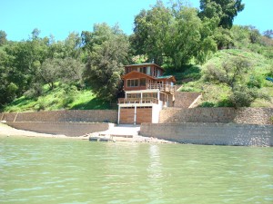Ricardo Emparanza Turismo en Chile en Las Cabras |  Caba&Ntilde;as lago rapel, Hermosas caba&Ntilde;as lago rapel