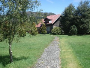 Victor Ignacio Meza Brellenthin Turismo en Chile en Lican-Ray |  Arriendo caba&ntilde;a para 6 personas a $35.000 diarios Enero y $40.000 Febrero, Ubicada en exclusivo sector de Muebles Co&ntilde;aripe