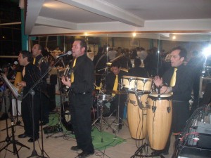 CHRISTIAN VERA Turismo en Chile en Santiago |  ORQUESTA TROPICAL BAILABLE PARA EVENTOS BANDA SHOW, MUSICOS